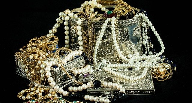 Les ventes privees des bijoux de By Colette