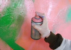 Comment utiliser une bombe de peinture ?